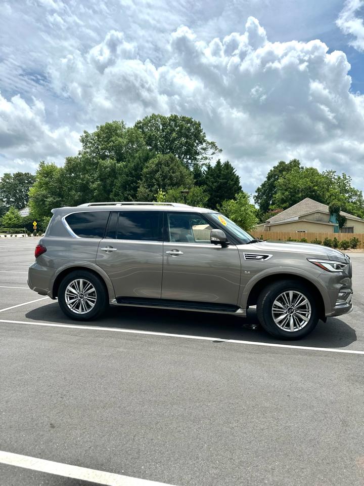Infiniti QX80 LUXE 2019