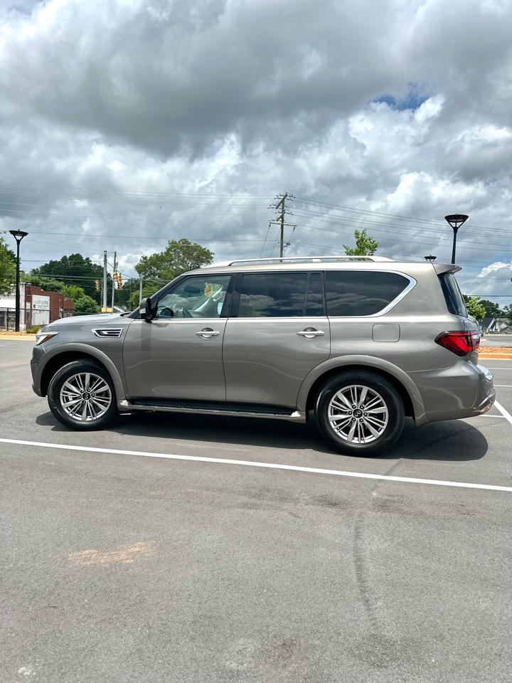 Infiniti QX80 LUXE 2019