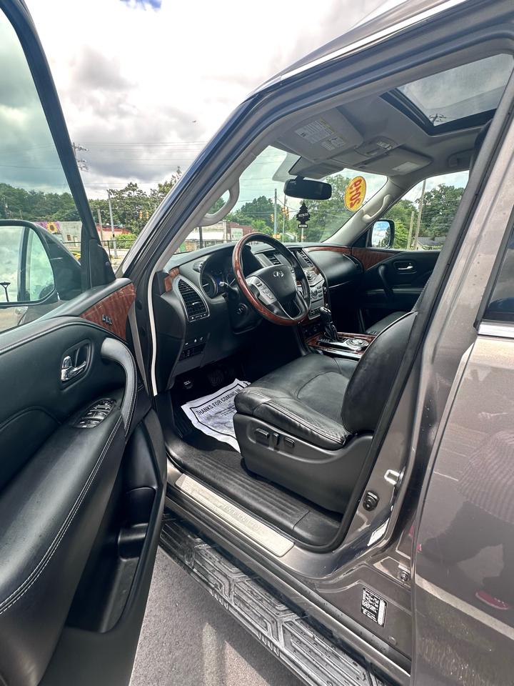 Infiniti QX80 LUXE 2019