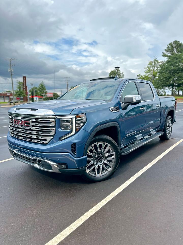 GMC Sierra 1500 SLT Crew Cab 4WD 2024