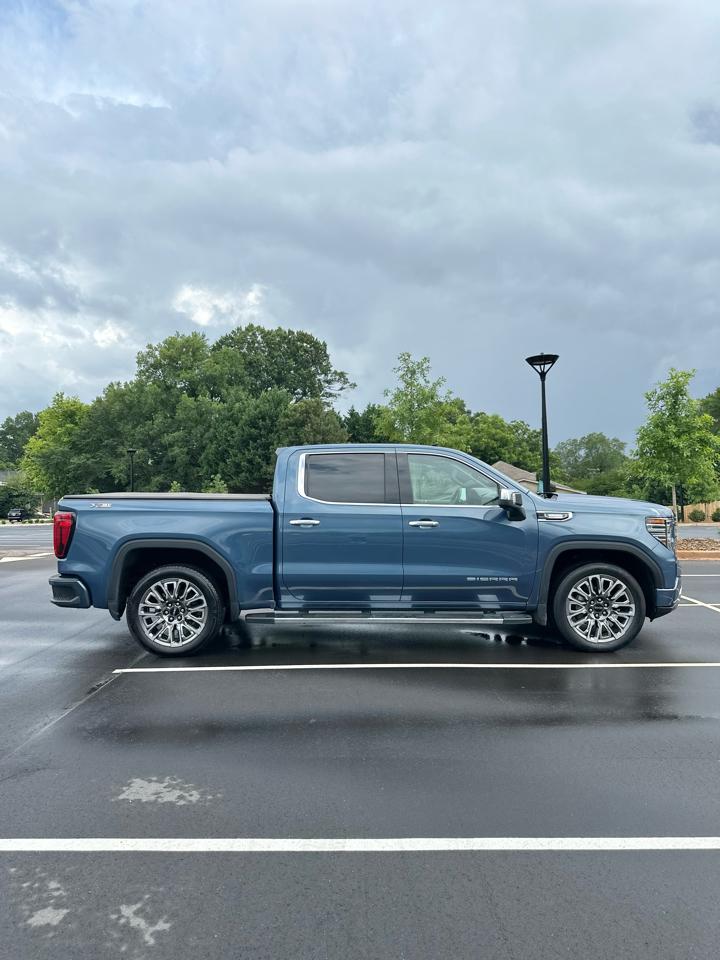 GMC Sierra 1500 SLT Crew Cab 4WD 2024