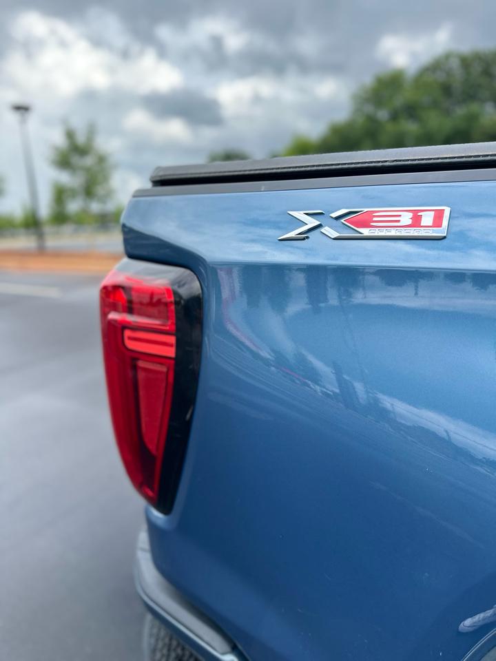 GMC Sierra 1500 SLT Crew Cab 4WD 2024