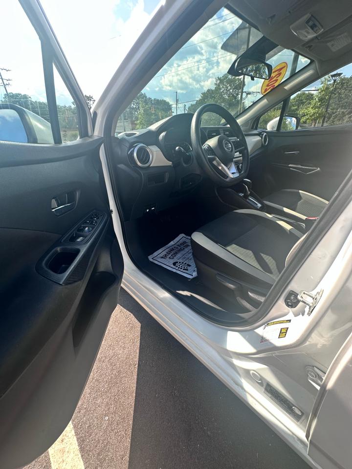 Nissan Versa SV 2021