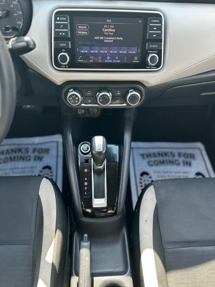 Nissan Versa SV 2021