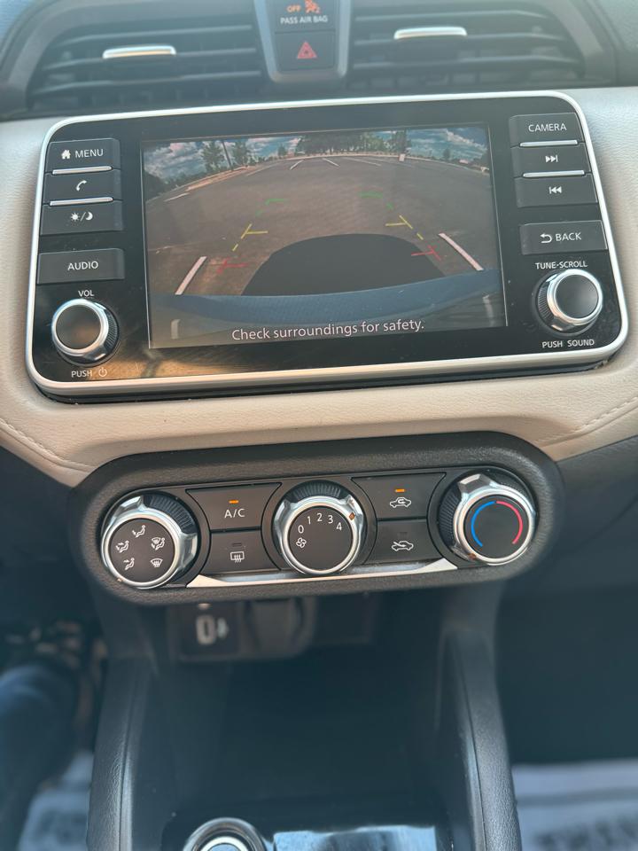 Nissan Versa SV 2021