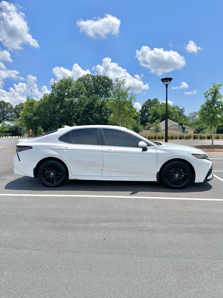 Toyota Camry SE 2021