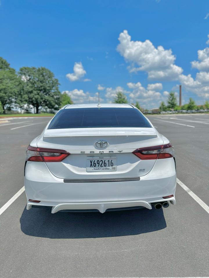 Toyota Camry SE 2021
