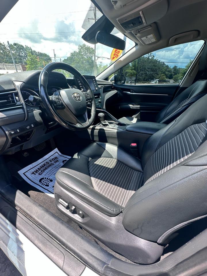 Toyota Camry SE 2021