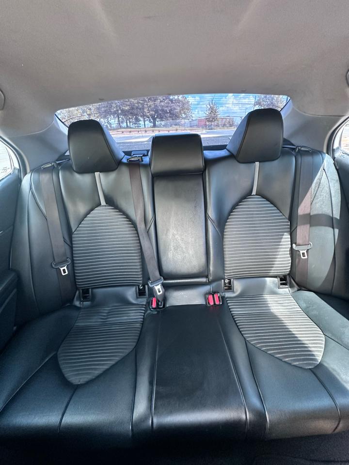 Toyota Camry SE 2021