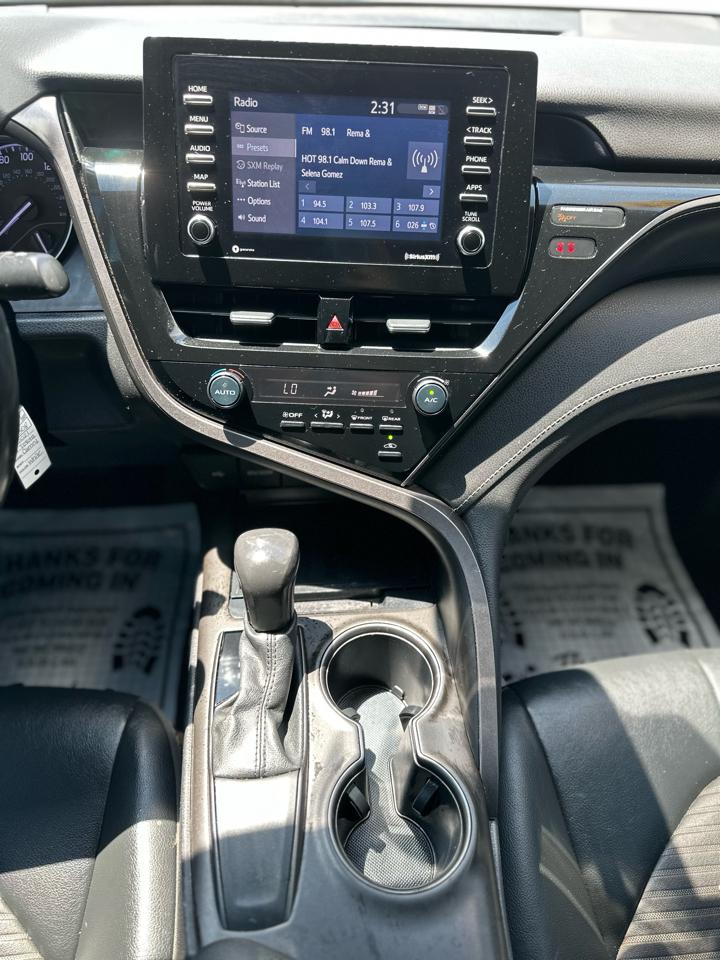 Toyota Camry SE 2021