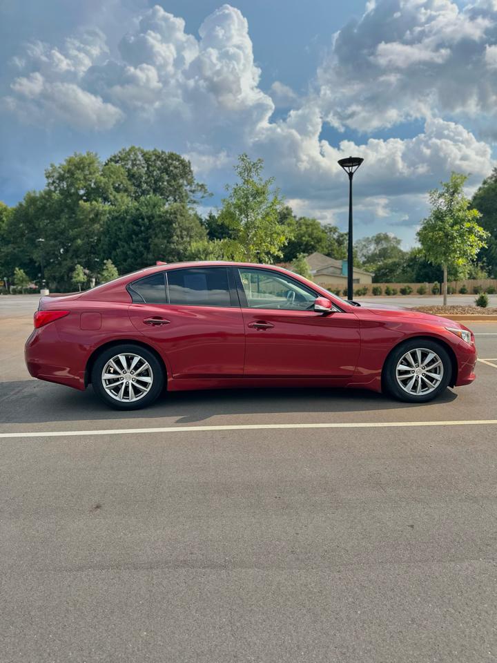 Infiniti Q50 Base 2015