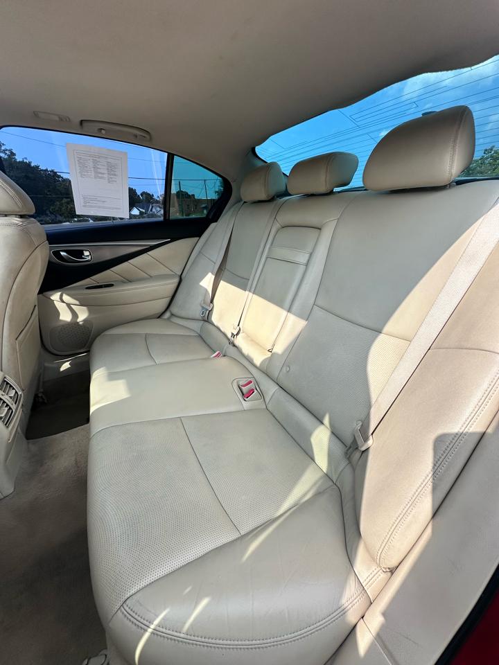 Infiniti Q50 Base 2015
