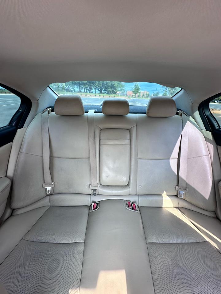 Infiniti Q50 Base 2015