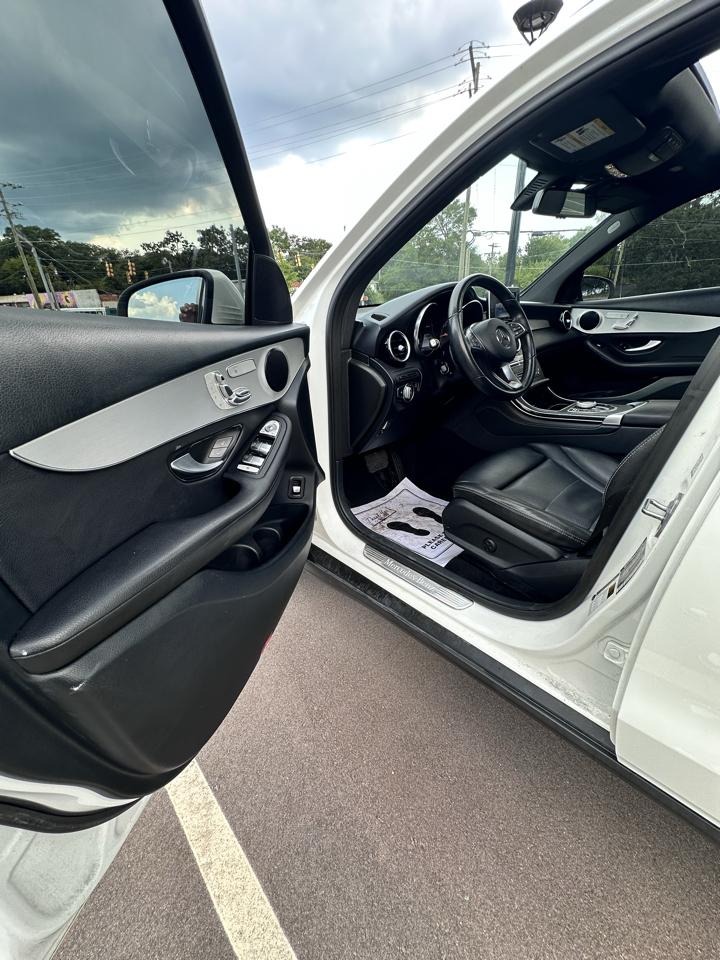 Mercedes-Benz GLC-Class GLC300 2019