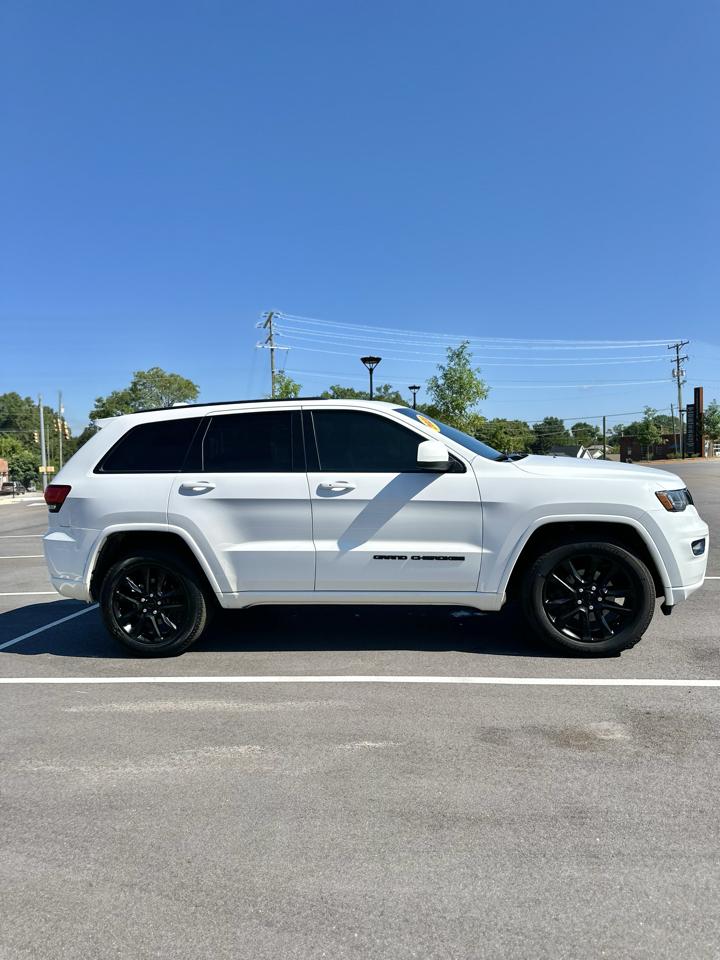 Jeep Grand Cherokee Laredo 4WD 2020