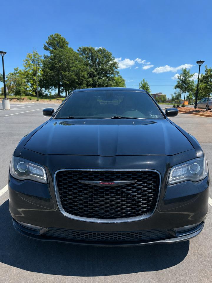 Chrysler 300 S V6 RWD 2021