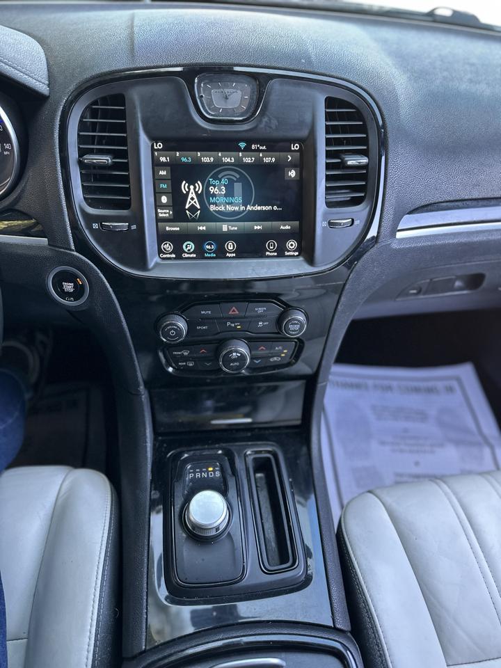 Chrysler 300 S V6 RWD 2021