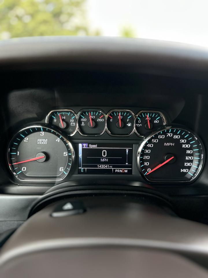 Chevrolet Suburban LT 4WD 2016