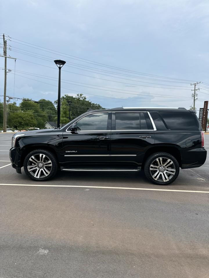 GMC Yukon Denali 4WD 2017