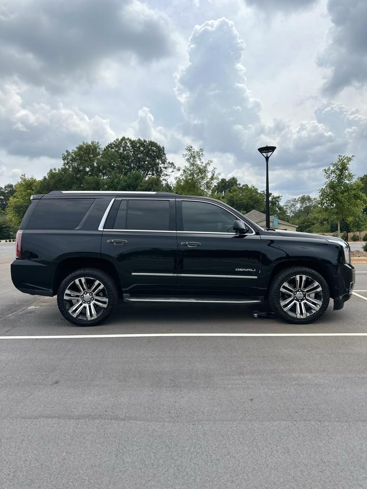 GMC Yukon Denali 4WD 2017