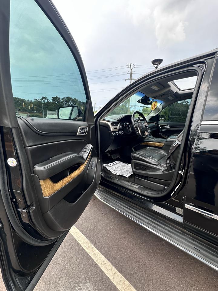 GMC Yukon Denali 4WD 2017