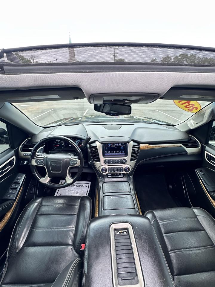 GMC Yukon Denali 4WD 2017