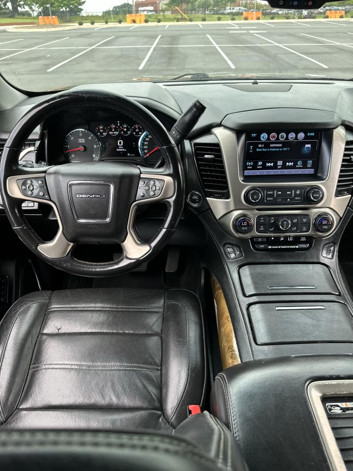 GMC Yukon Denali 4WD 2017