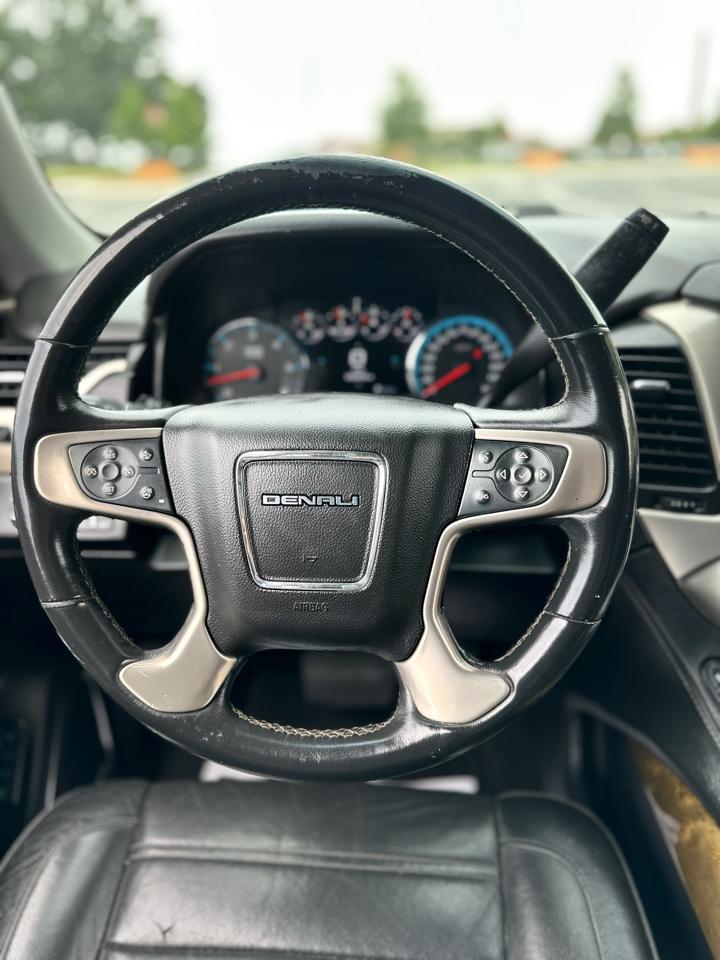 GMC Yukon Denali 4WD 2017