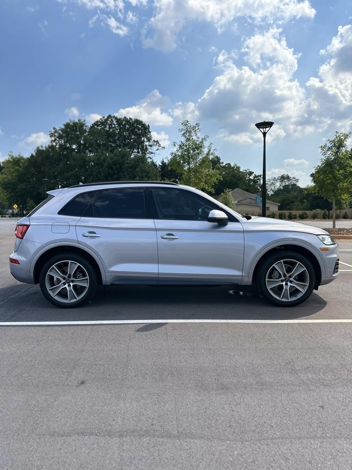 Audi Q5 2.0T Premium Plus quattro 2020
