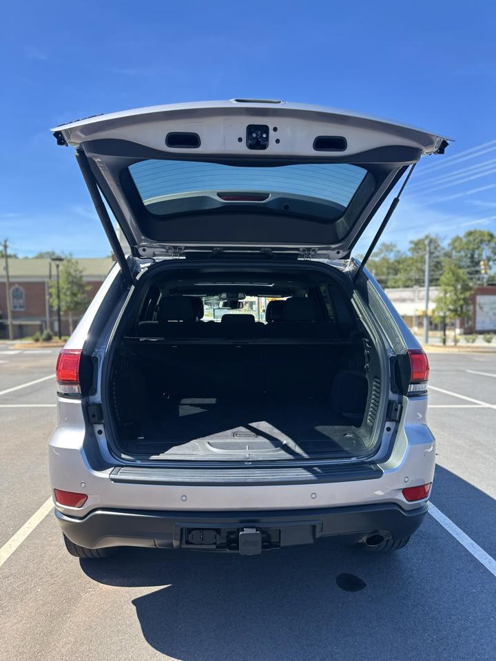 Jeep Grand Cherokee Laredo 4WD 2016