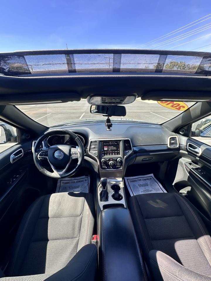 Jeep Grand Cherokee Laredo 4WD 2016