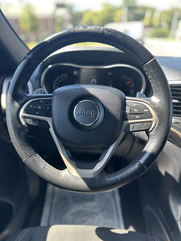 Jeep Grand Cherokee Laredo 4WD 2016