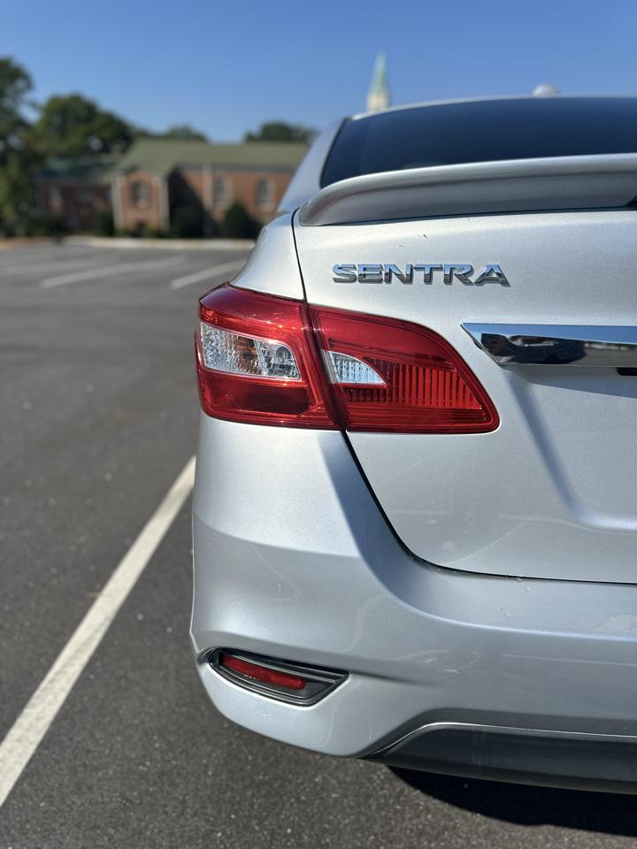 Nissan Sentra S 6MT 2017