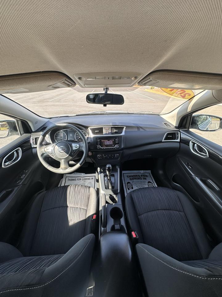 Nissan Sentra S 6MT 2017