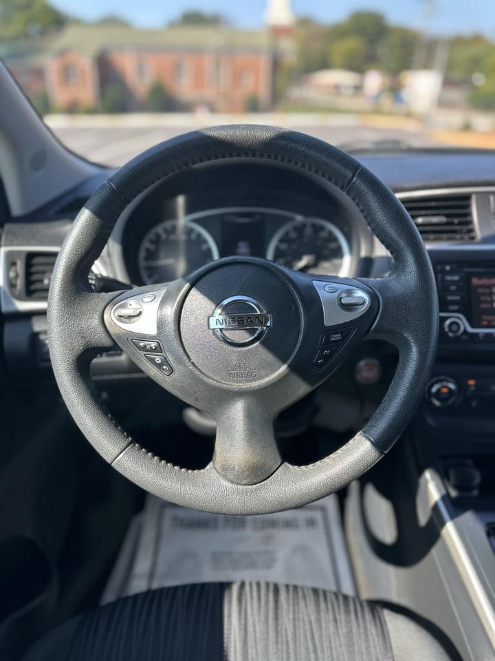 Nissan Sentra S 6MT 2017