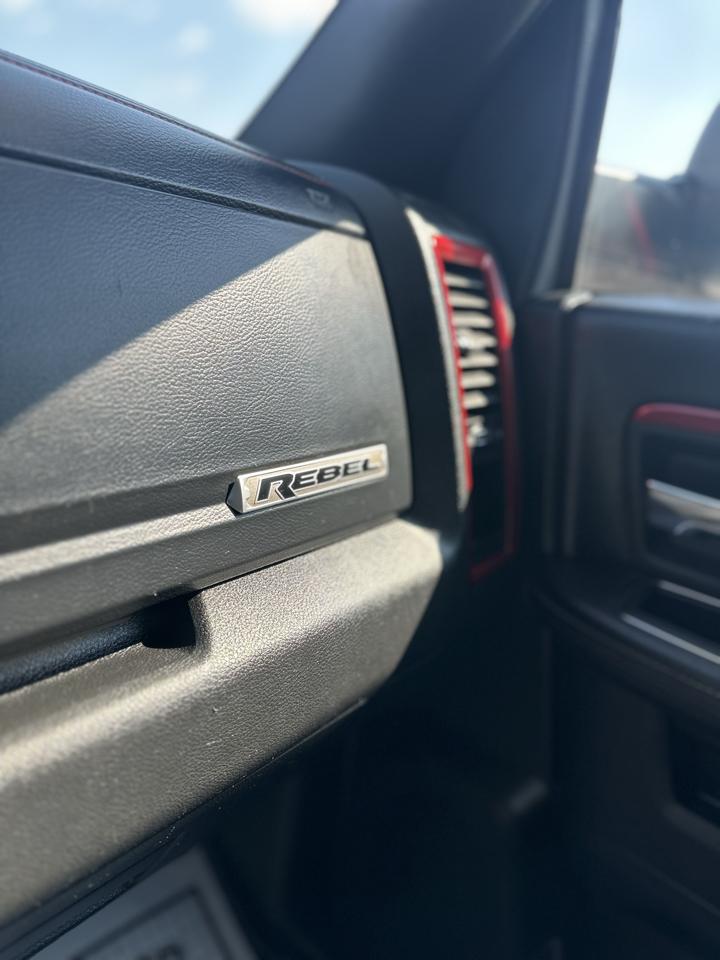 RAM 1500 Rebel Crew Cab SWB 4WD 2017