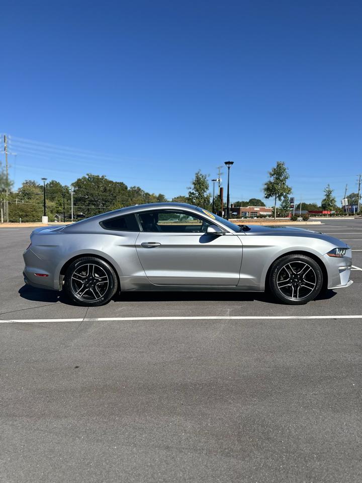 Ford Mustang EcoBoost Coupe 2020