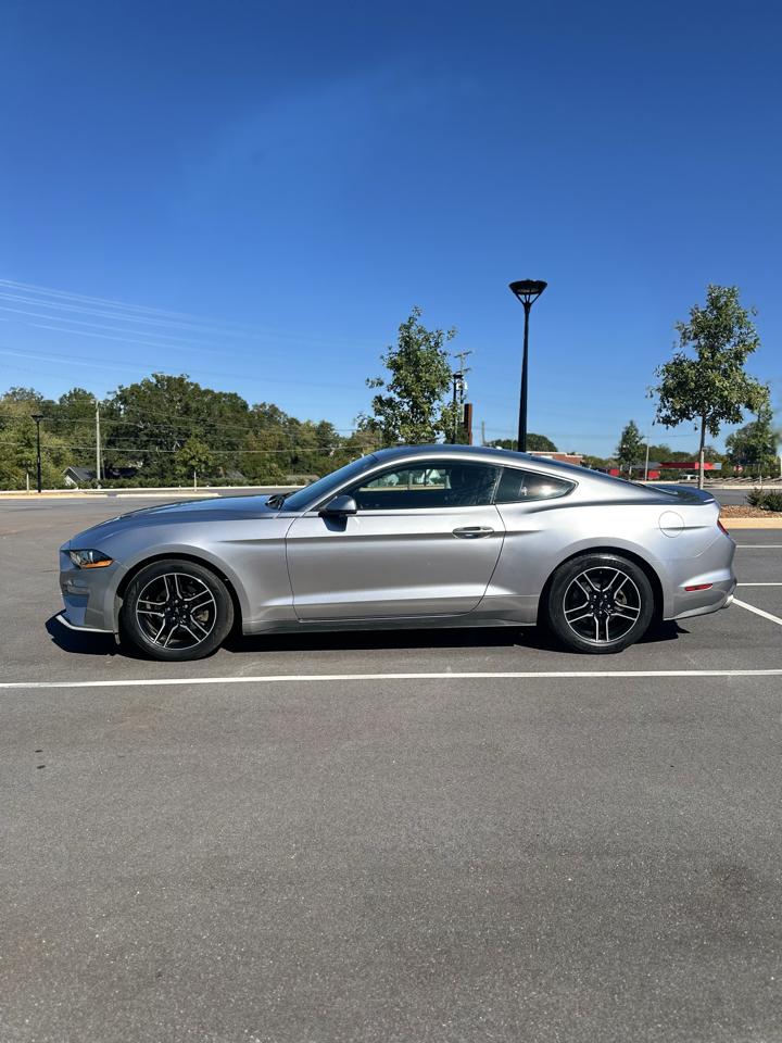 Ford Mustang EcoBoost Coupe 2020