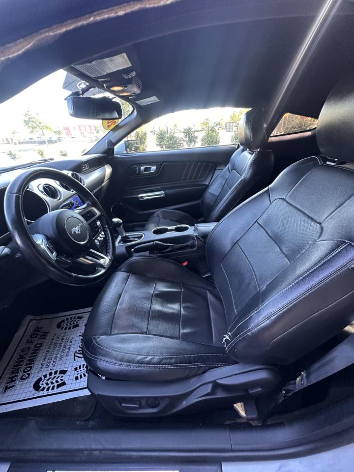Ford Mustang EcoBoost Coupe 2020