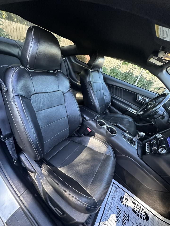 Ford Mustang EcoBoost Coupe 2020