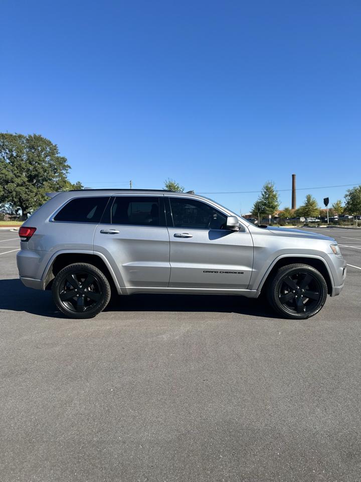 Jeep Grand Cherokee Laredo 4WD 2015