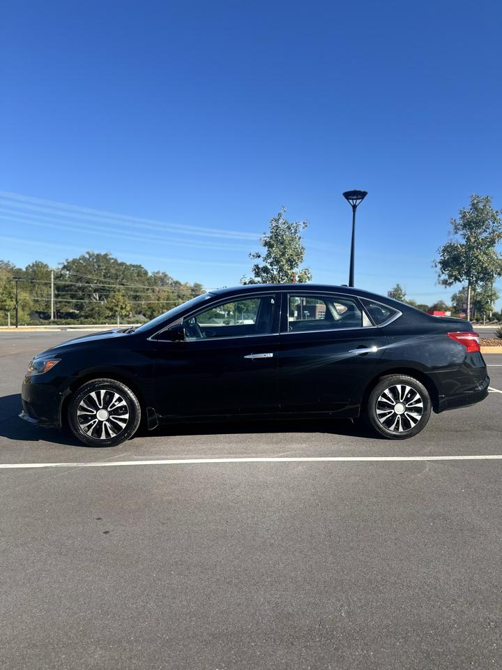 Nissan Sentra S 6MT 2017