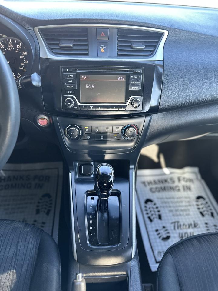 Nissan Sentra S 6MT 2017