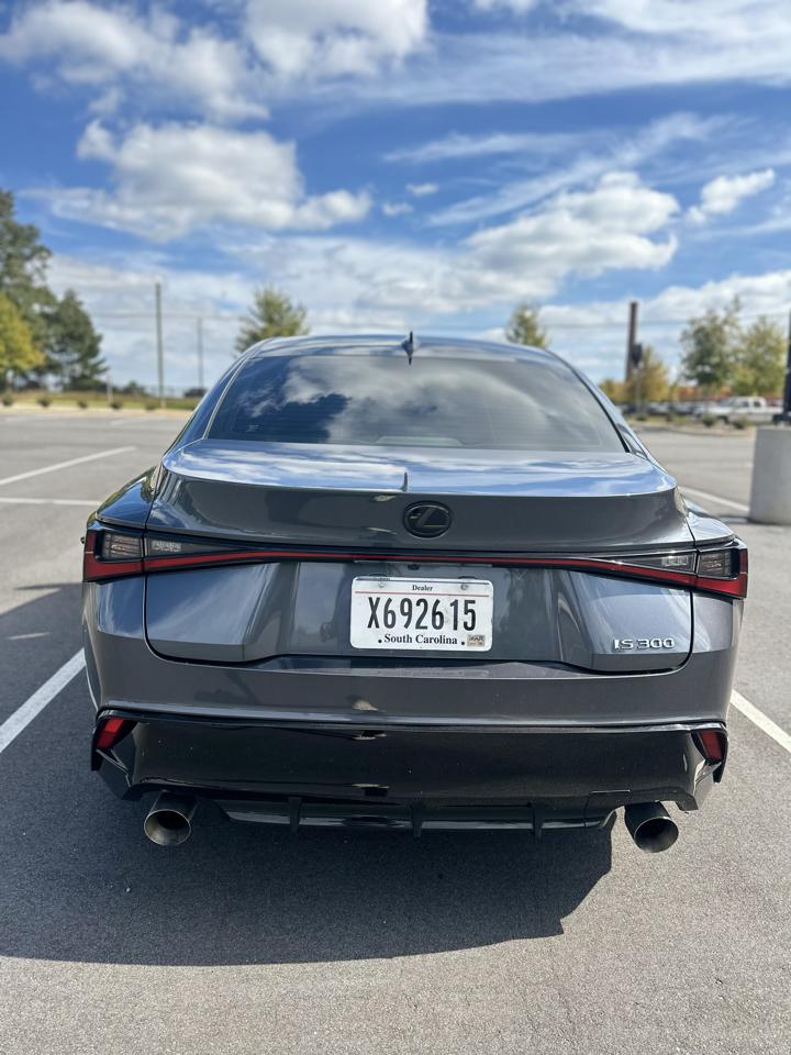 Lexus IS 300 RWD 2021