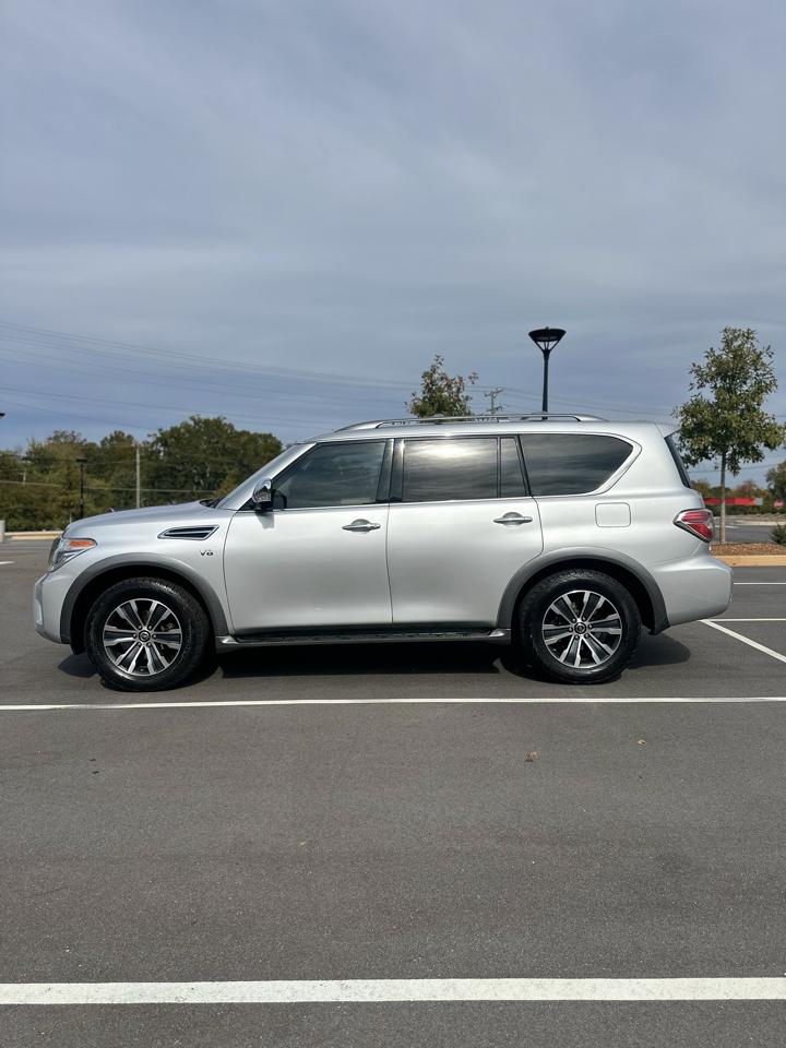 Nissan Armada Platinum AWD 2017