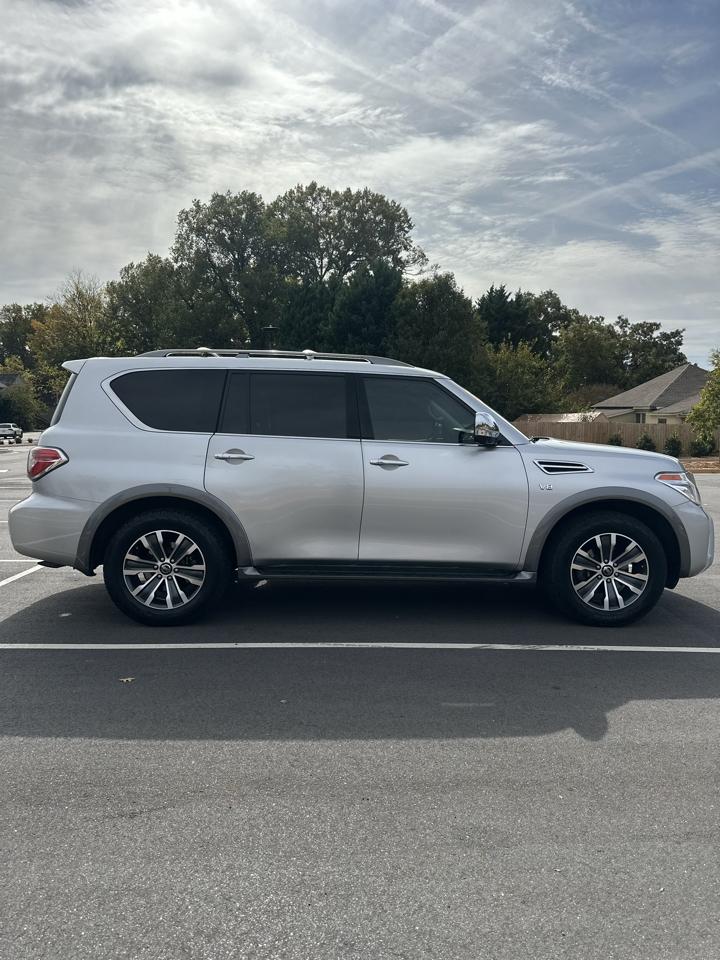 Nissan Armada Platinum AWD 2017