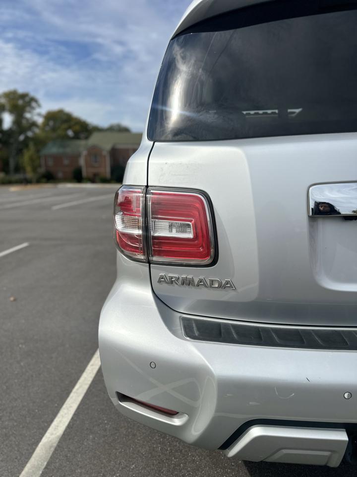 Nissan Armada Platinum AWD 2017