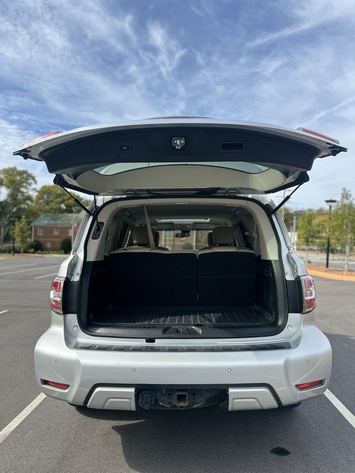 Nissan Armada Platinum AWD 2017