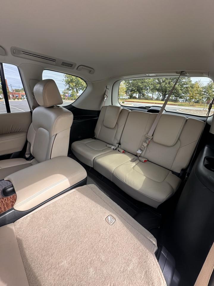 Nissan Armada Platinum AWD 2017