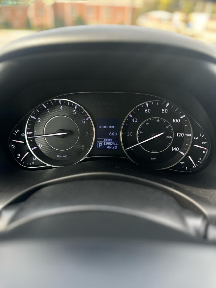 Nissan Armada Platinum AWD 2017